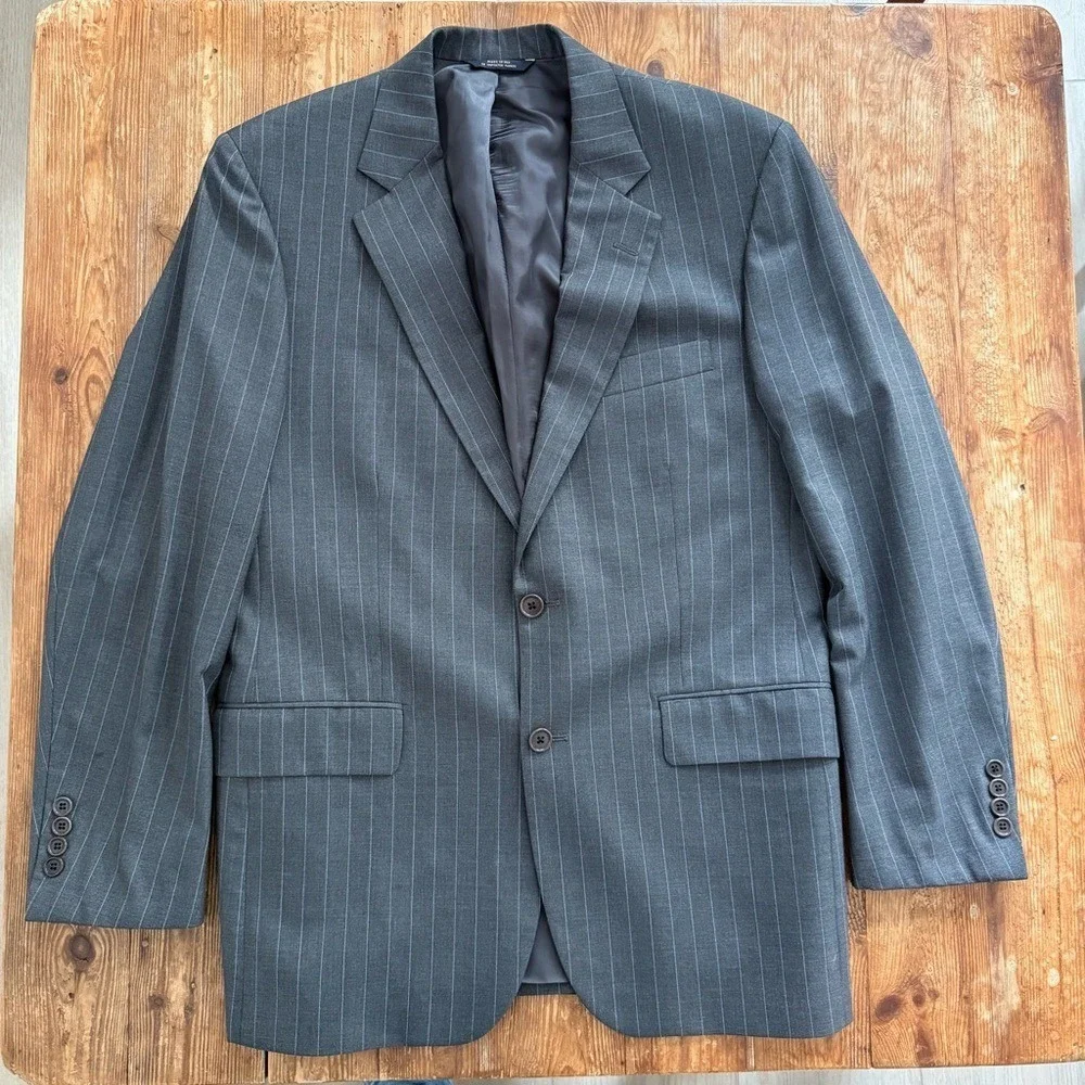 Brooks Brothers 100% Wool Elegant Charcoal Pinstripe Blazer Men's 40 Regular EUC